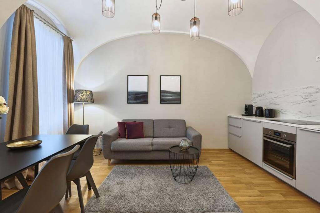 Appartamento Vienne Crown 6 *