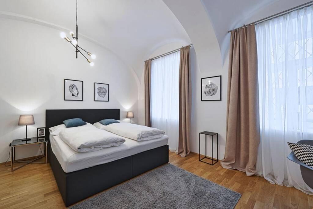 Vienne Crown 6 * Vienna